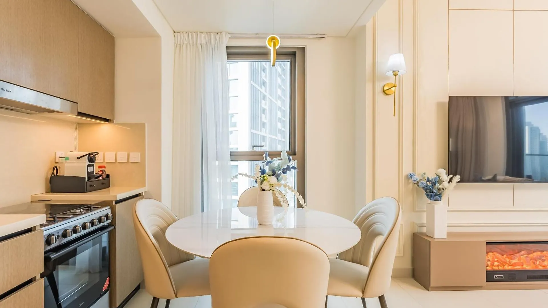 Apartment The 'Paris' Condo - Stylish 2Bd With Burj View Dubai