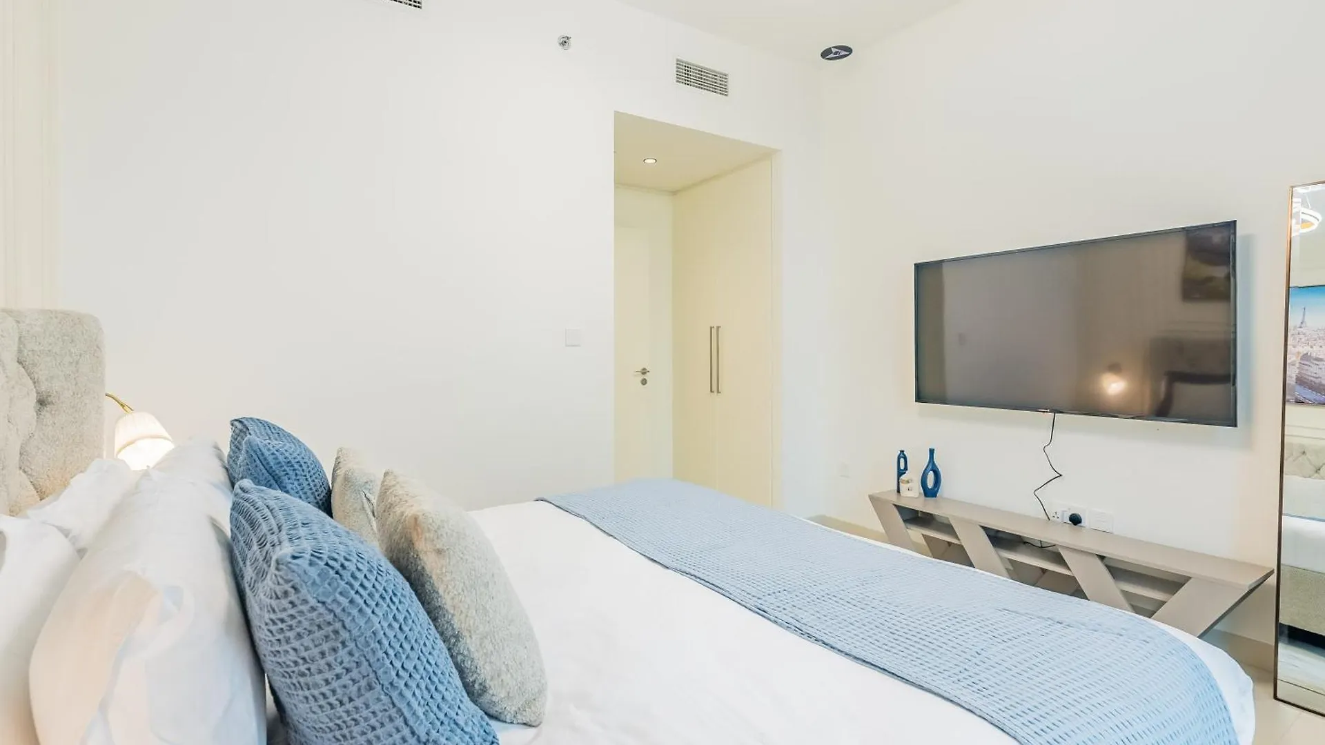 The 'Paris' Condo - Stylish 2Bd With Burj View Dubai